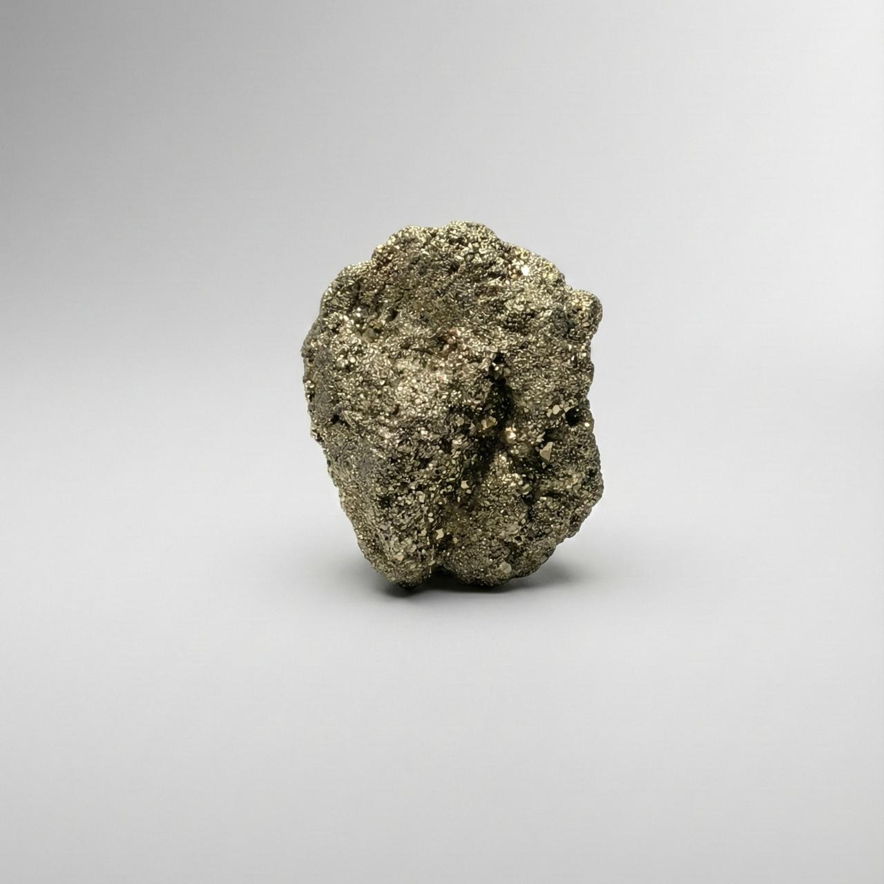 Daevik Money Magnet Bracelet with Raw Selenite Plate